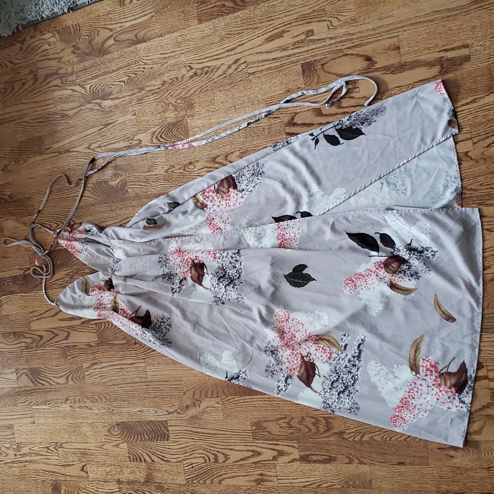 (XS) NWT Simplee Deep V Neck Open Back Floral Side Slit Halter Maxi Dress